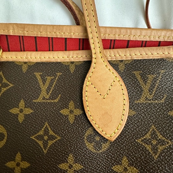 Louis Vuitton Neverfull MM - Picture 4 of 16